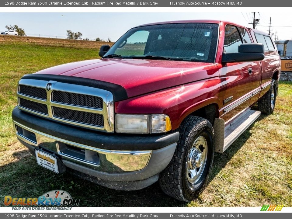 1998 Dodge Ram 2500 Laramie Extended Cab Radiant Fire Red Metallic / Dark Gray Photo #8