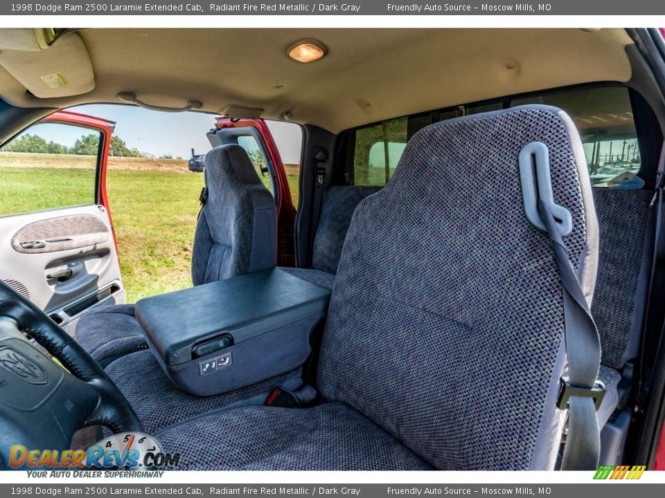 1998 Dodge Ram 2500 Laramie Extended Cab Radiant Fire Red Metallic / Dark Gray Photo #18