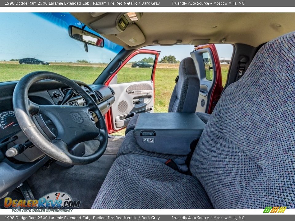 1998 Dodge Ram 2500 Laramie Extended Cab Radiant Fire Red Metallic / Dark Gray Photo #19