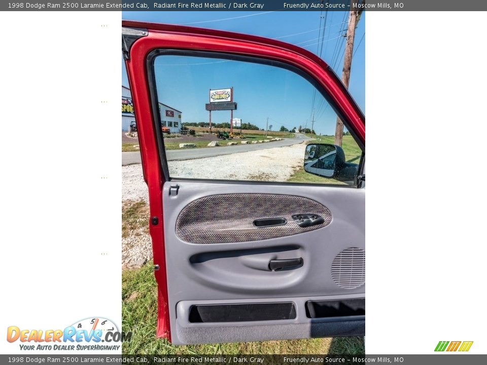 1998 Dodge Ram 2500 Laramie Extended Cab Radiant Fire Red Metallic / Dark Gray Photo #21