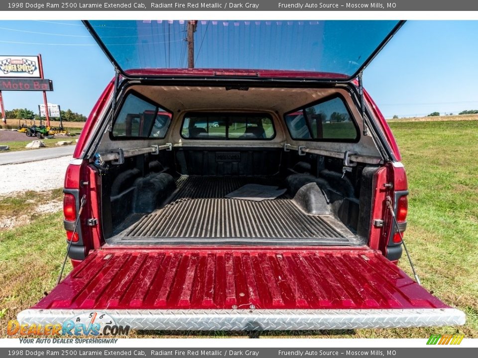 1998 Dodge Ram 2500 Laramie Extended Cab Radiant Fire Red Metallic / Dark Gray Photo #24