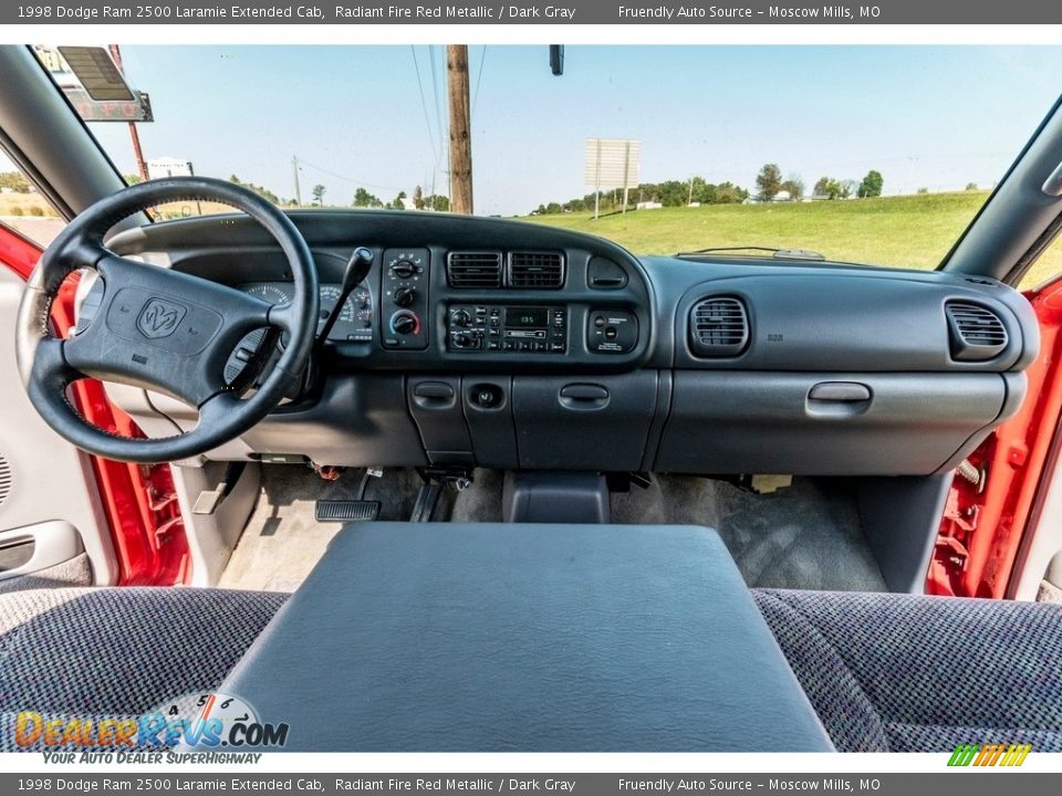 1998 Dodge Ram 2500 Laramie Extended Cab Radiant Fire Red Metallic / Dark Gray Photo #31