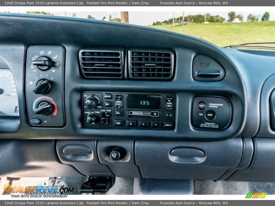 1998 Dodge Ram 2500 Laramie Extended Cab Radiant Fire Red Metallic / Dark Gray Photo #32