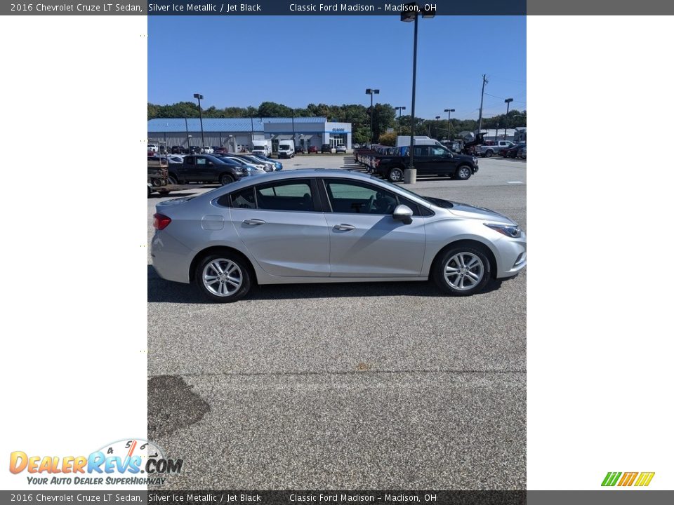 2016 Chevrolet Cruze LT Sedan Silver Ice Metallic / Jet Black Photo #4