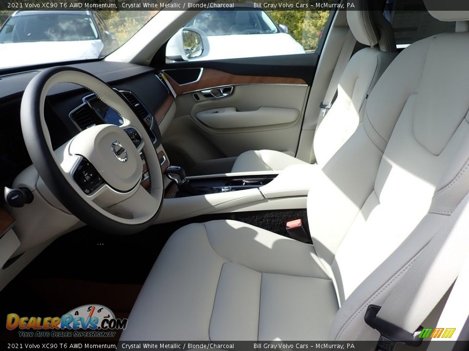 2021 Volvo XC90 T6 AWD Momentum Crystal White Metallic / Blonde/Charcoal Photo #7