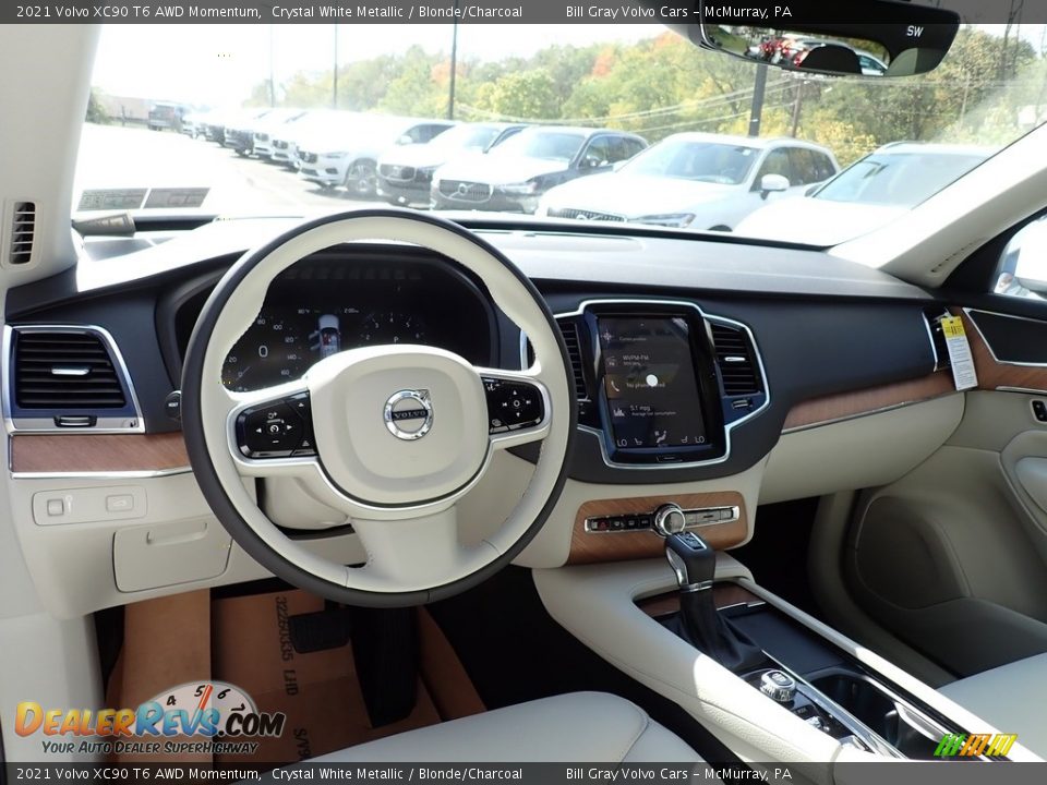 2021 Volvo XC90 T6 AWD Momentum Crystal White Metallic / Blonde/Charcoal Photo #9