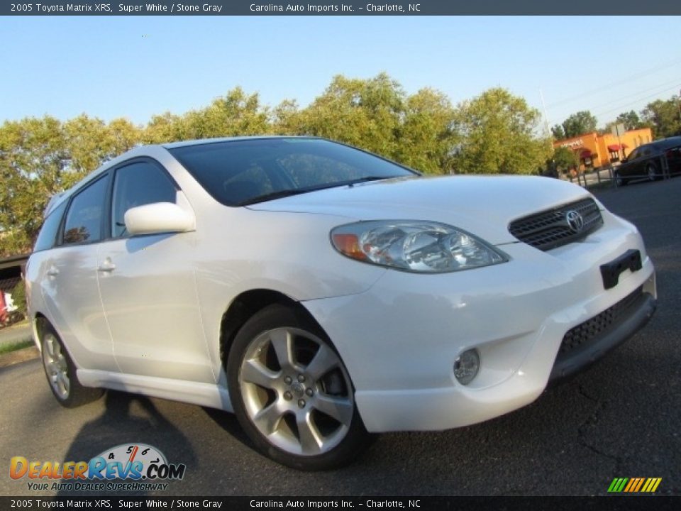 Front 3/4 View of 2005 Toyota Matrix XRS Photo #1