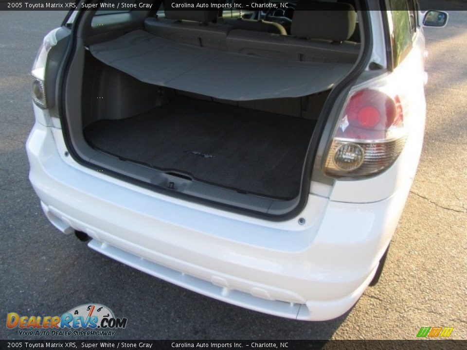 2005 Toyota Matrix XRS Super White / Stone Gray Photo #20