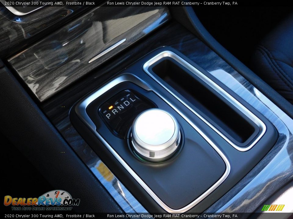 2020 Chrysler 300 Touring AWD Shifter Photo #19