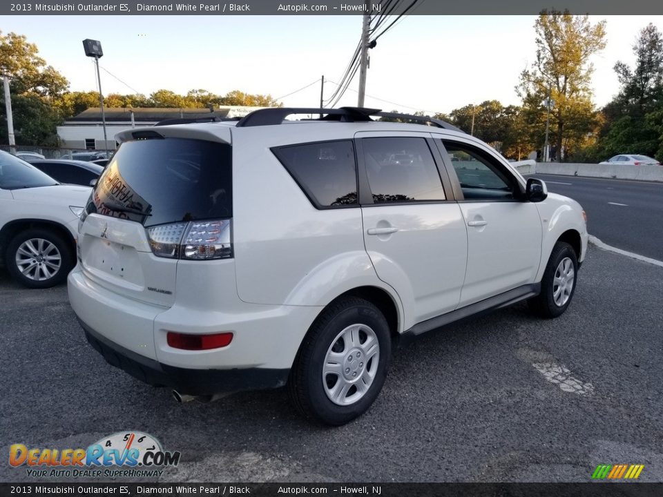 2013 Mitsubishi Outlander ES Diamond White Pearl / Black Photo #3