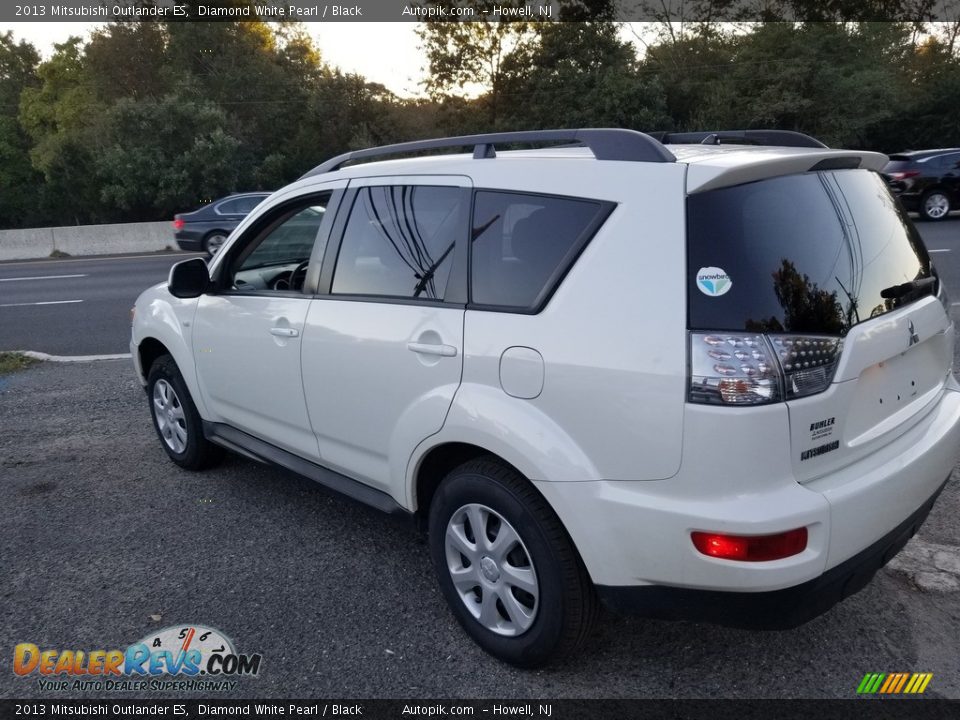 2013 Mitsubishi Outlander ES Diamond White Pearl / Black Photo #5