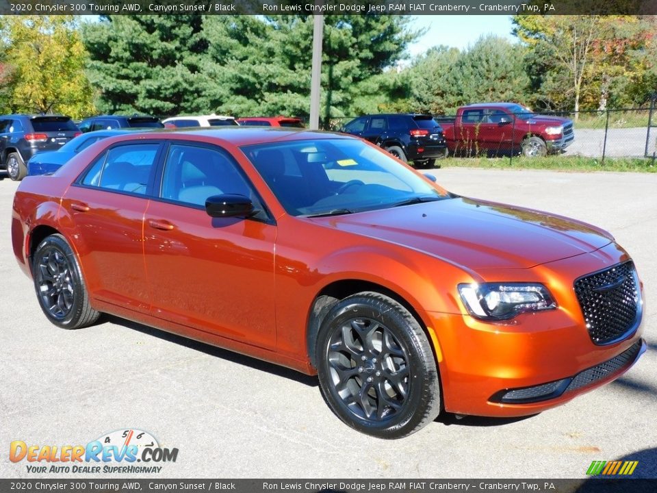 Front 3/4 View of 2020 Chrysler 300 Touring AWD Photo #3