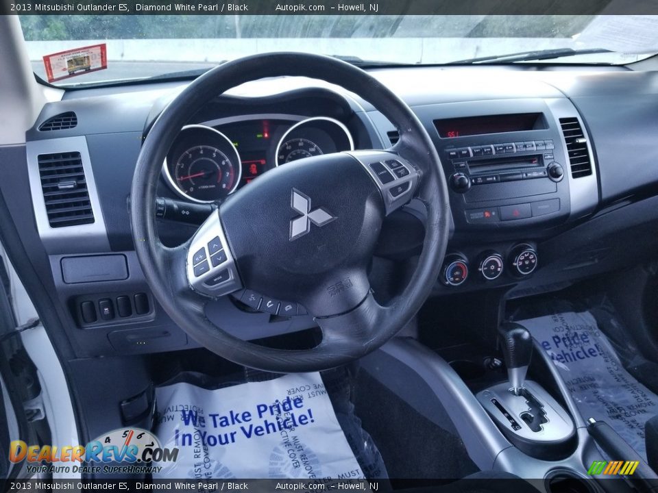 Dashboard of 2013 Mitsubishi Outlander ES Photo #8