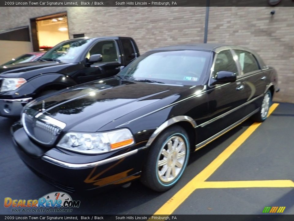 2009 Lincoln Town Car Signature Limited Black / Black Photo #1