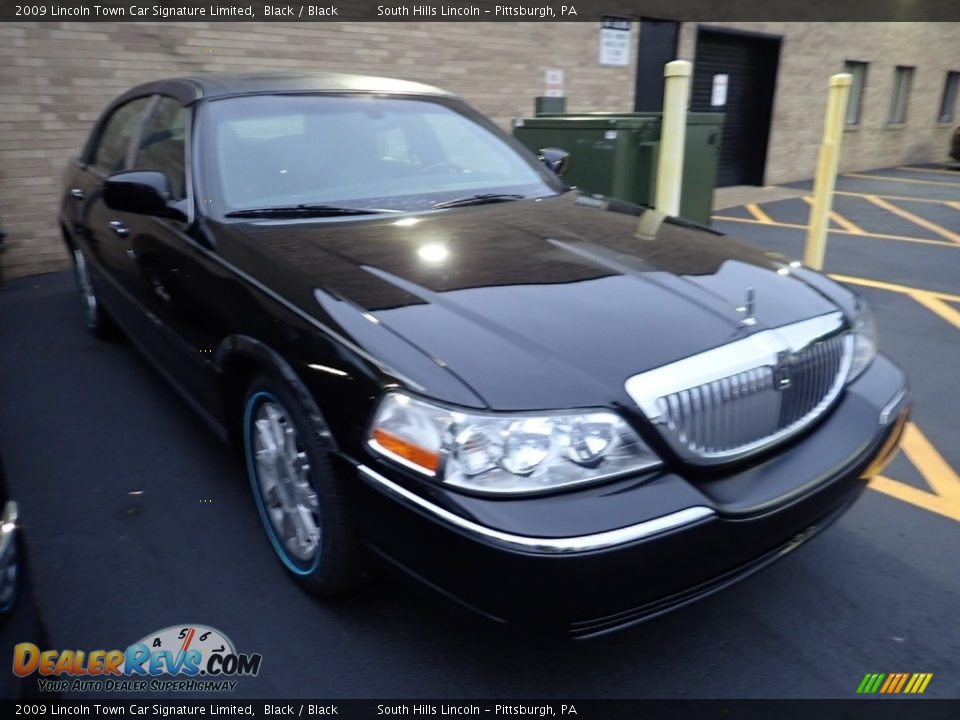 2009 Lincoln Town Car Signature Limited Black / Black Photo #4