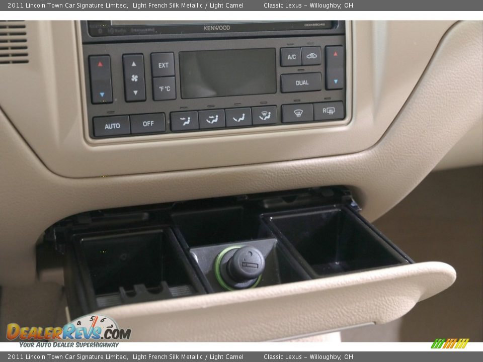 2011 Lincoln Town Car Signature Limited Light French Silk Metallic / Light Camel Photo #14