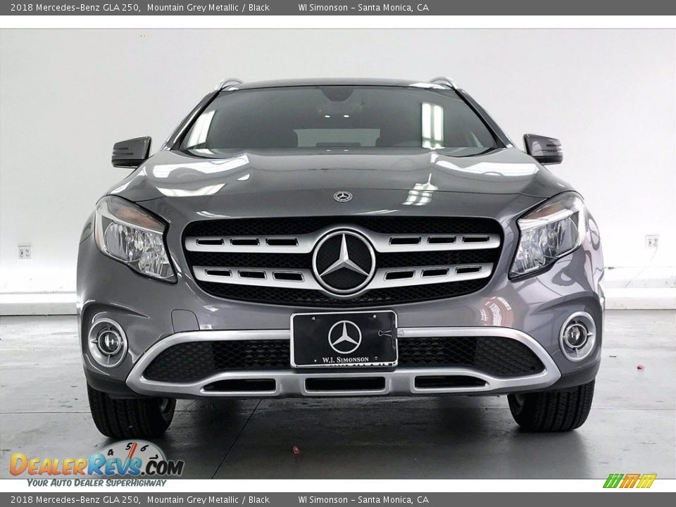 2018 Mercedes-Benz GLA 250 Mountain Grey Metallic / Black Photo #2