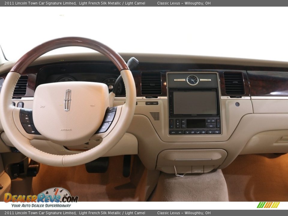 2011 Lincoln Town Car Signature Limited Light French Silk Metallic / Light Camel Photo #35