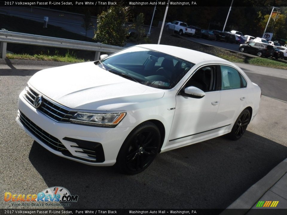 2017 Volkswagen Passat R-Line Sedan Pure White / Titan Black Photo #12