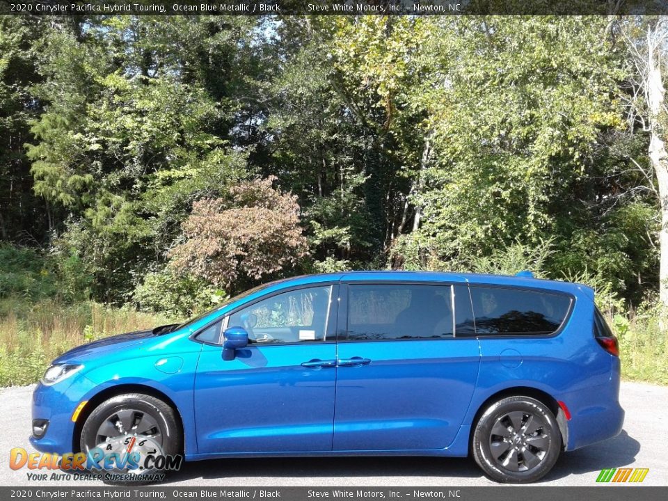 2020 Chrysler Pacifica Hybrid Touring Ocean Blue Metallic / Black Photo #1