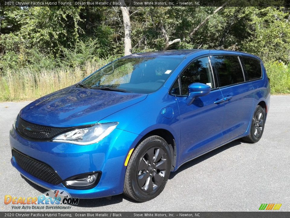 2020 Chrysler Pacifica Hybrid Touring Ocean Blue Metallic / Black Photo #2