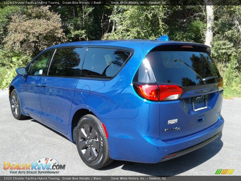 2020 Chrysler Pacifica Hybrid Touring Ocean Blue Metallic / Black Photo #8