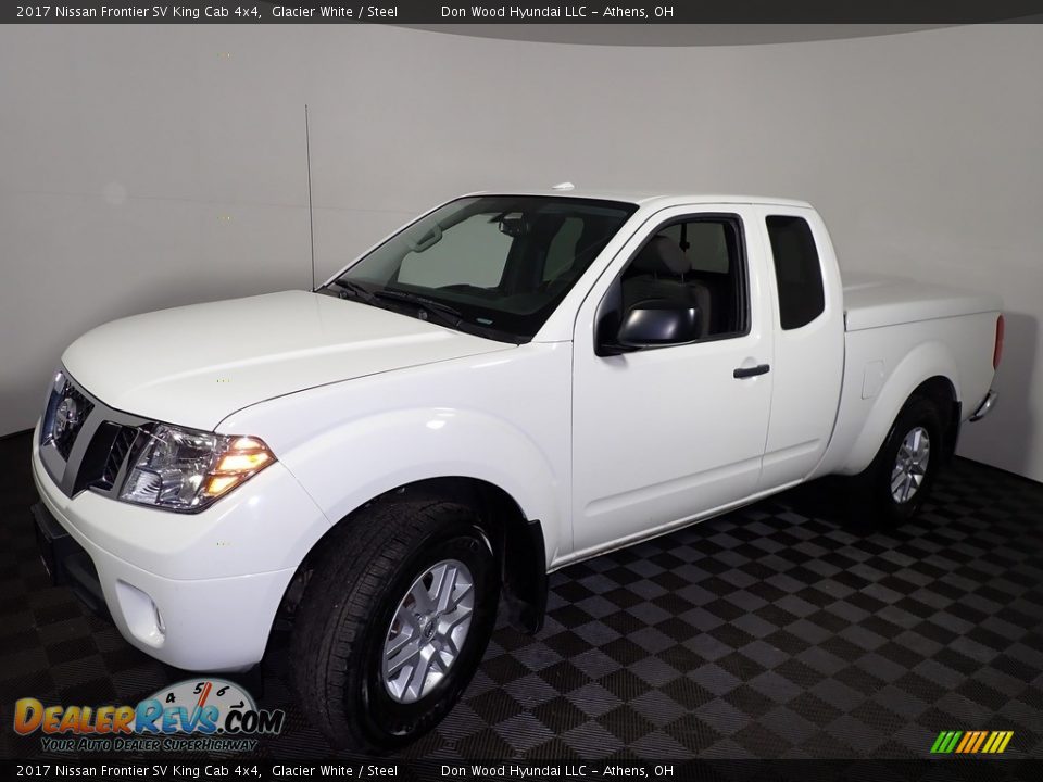 2017 Nissan Frontier SV King Cab 4x4 Glacier White / Steel Photo #6