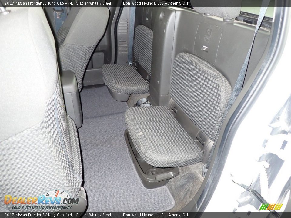 Rear Seat of 2017 Nissan Frontier SV King Cab 4x4 Photo #17