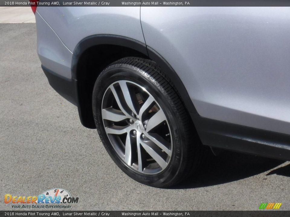 2018 Honda Pilot Touring AWD Lunar Silver Metallic / Gray Photo #4