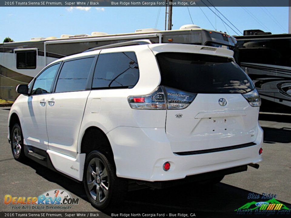 2016 Toyota Sienna SE Premium Super White / Black Photo #3