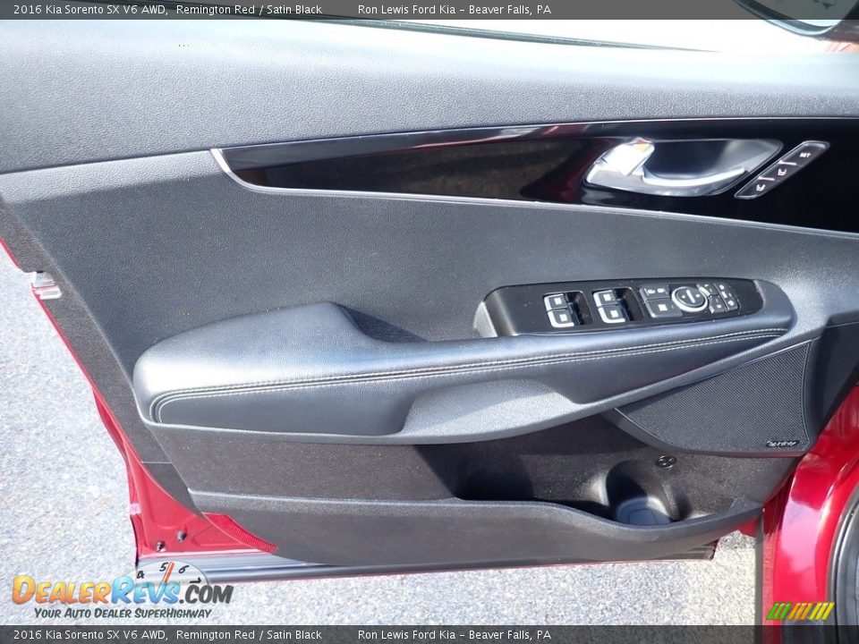 Door Panel of 2016 Kia Sorento SX V6 AWD Photo #13