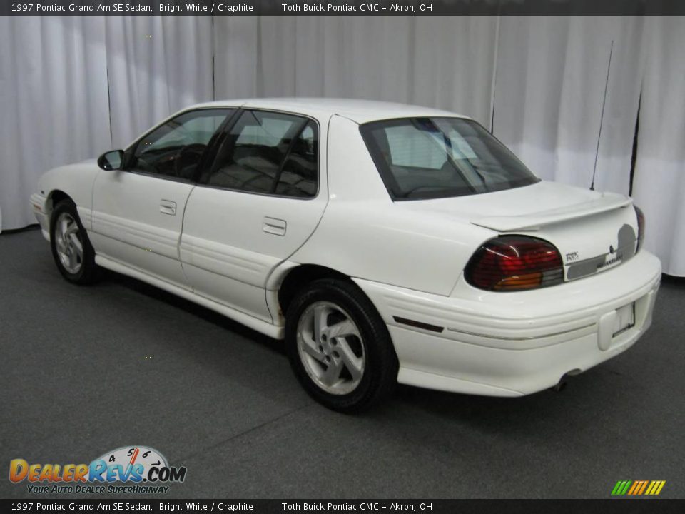 1997 Pontiac Grand Am SE Sedan Bright White / Graphite Photo #4