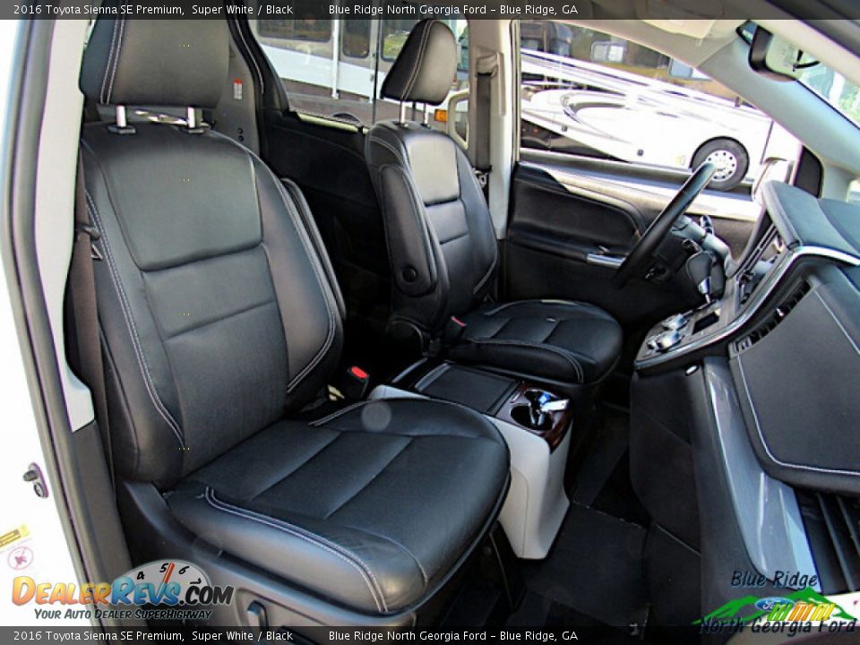 2016 Toyota Sienna SE Premium Super White / Black Photo #12