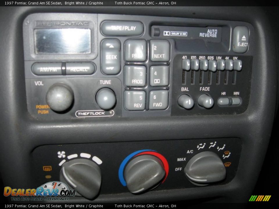 1997 Pontiac Grand Am SE Sedan Bright White / Graphite Photo #11