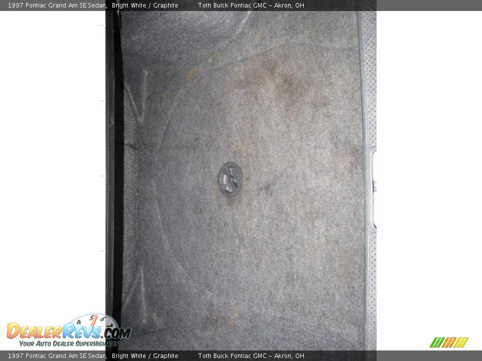 1997 Pontiac Grand Am SE Sedan Bright White / Graphite Photo #12