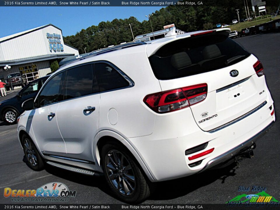 2016 Kia Sorento Limited AWD Snow White Pearl / Satin Black Photo #29