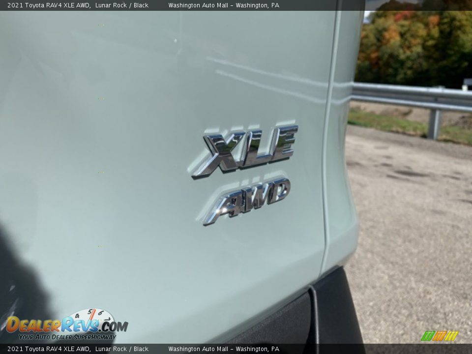 2021 Toyota RAV4 XLE AWD Logo Photo #26