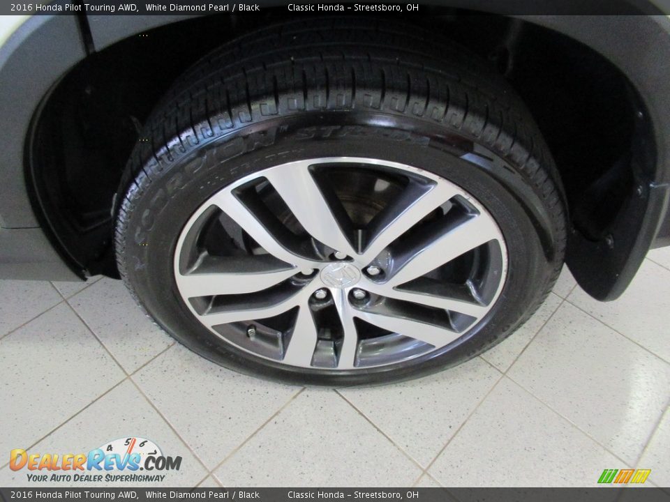 2016 Honda Pilot Touring AWD Wheel Photo #11