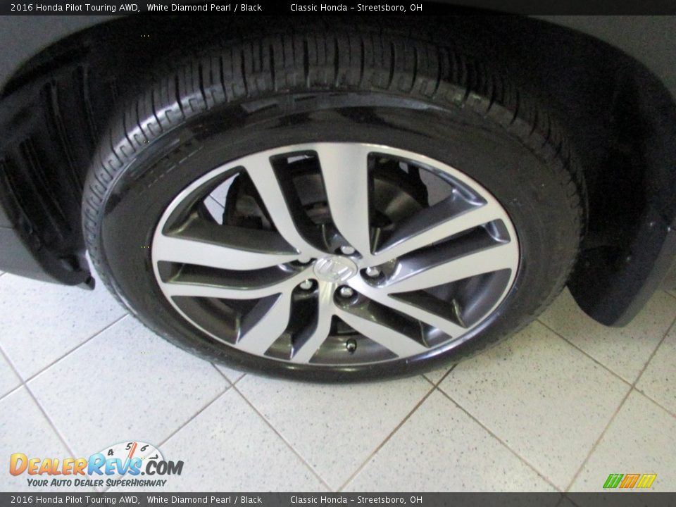 2016 Honda Pilot Touring AWD Wheel Photo #12