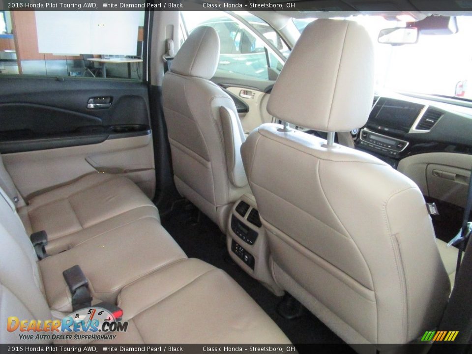 Rear Seat of 2016 Honda Pilot Touring AWD Photo #19