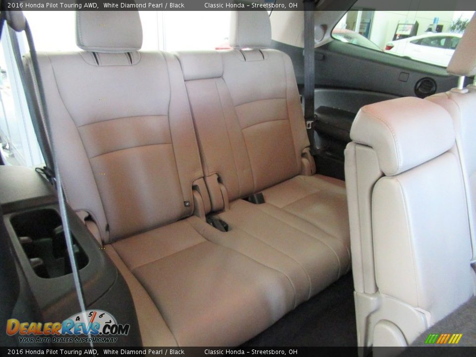 Rear Seat of 2016 Honda Pilot Touring AWD Photo #21