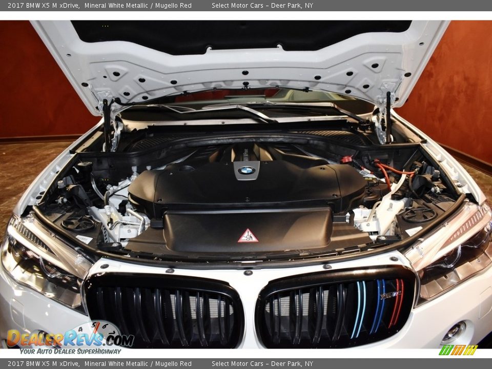 2017 BMW X5 M xDrive Mineral White Metallic / Mugello Red Photo #22