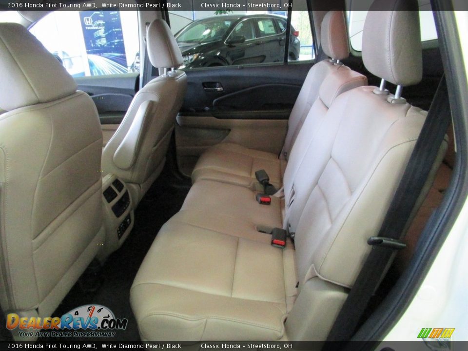 Rear Seat of 2016 Honda Pilot Touring AWD Photo #28