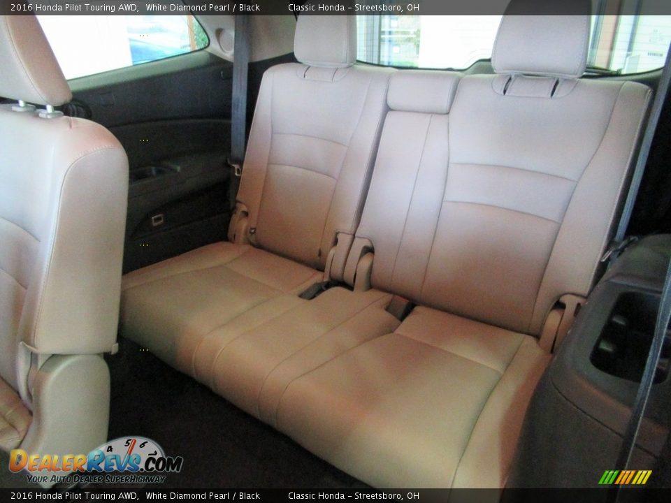 Rear Seat of 2016 Honda Pilot Touring AWD Photo #29