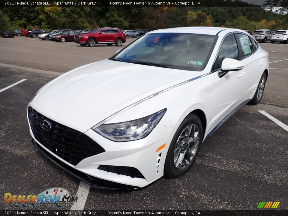 Front 3/4 View of 2021 Hyundai Sonata SEL Photo #5