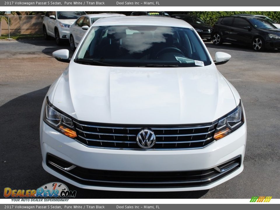 2017 Volkswagen Passat S Sedan Pure White / Titan Black Photo #3