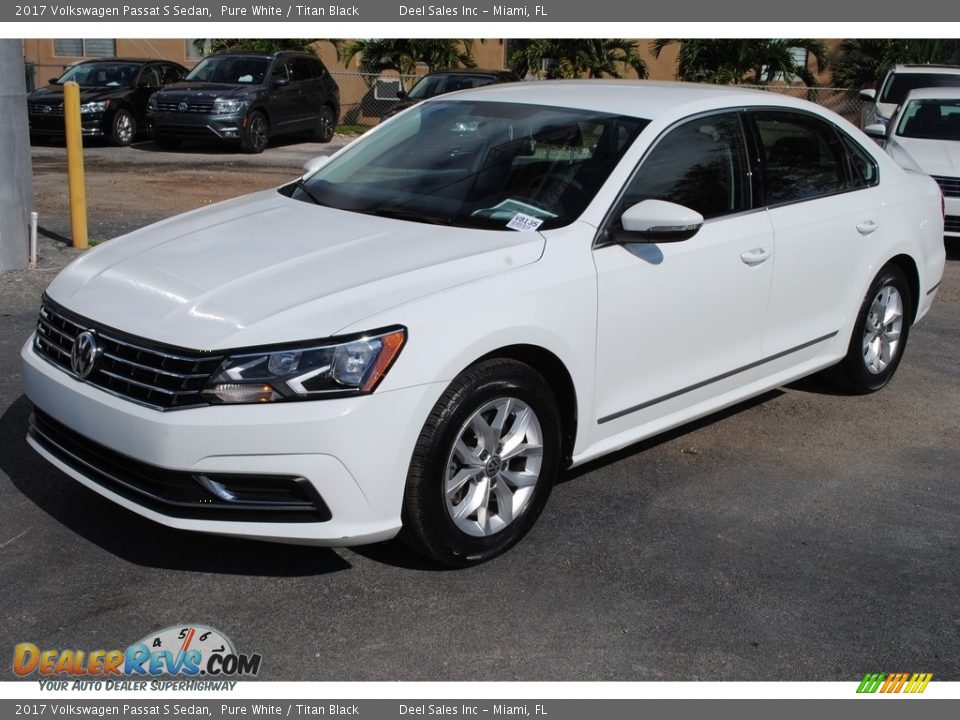 2017 Volkswagen Passat S Sedan Pure White / Titan Black Photo #4