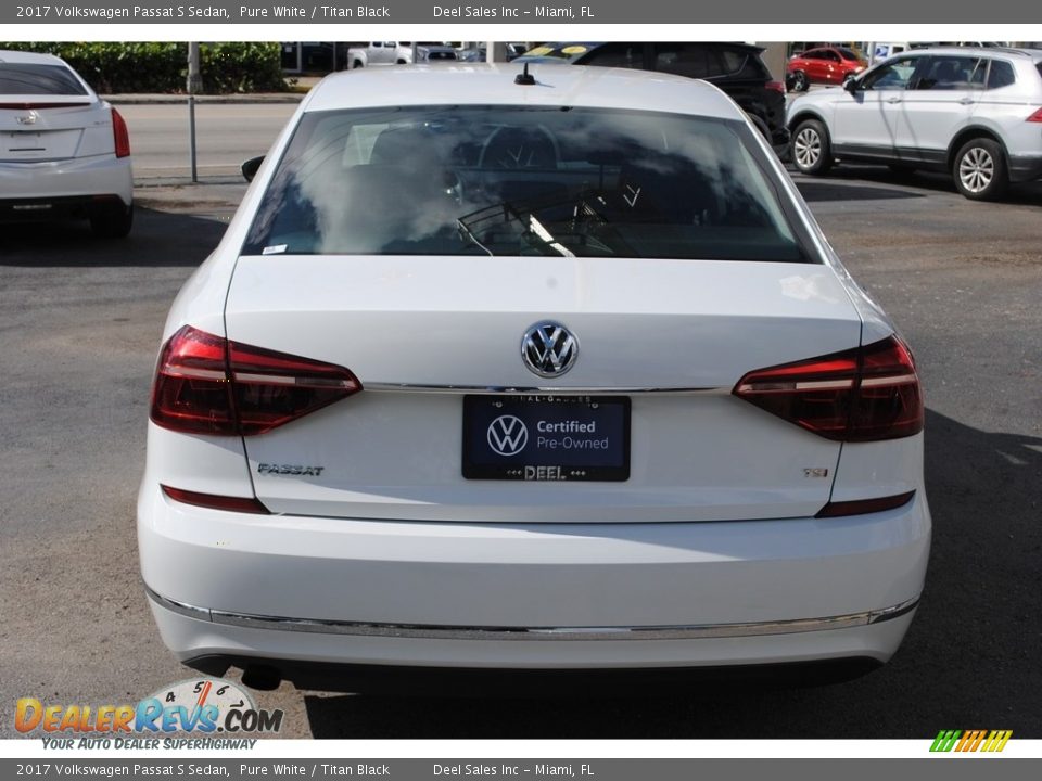 2017 Volkswagen Passat S Sedan Pure White / Titan Black Photo #8