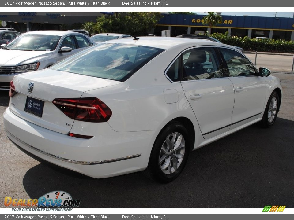 2017 Volkswagen Passat S Sedan Pure White / Titan Black Photo #9