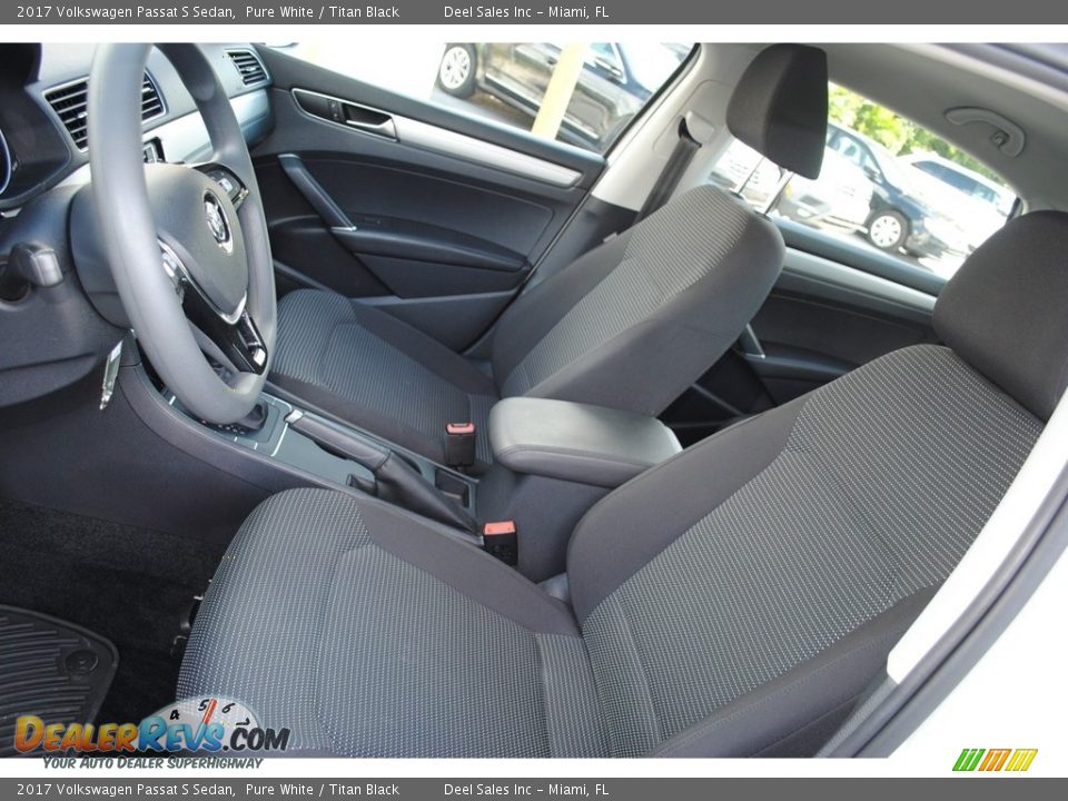 2017 Volkswagen Passat S Sedan Pure White / Titan Black Photo #12